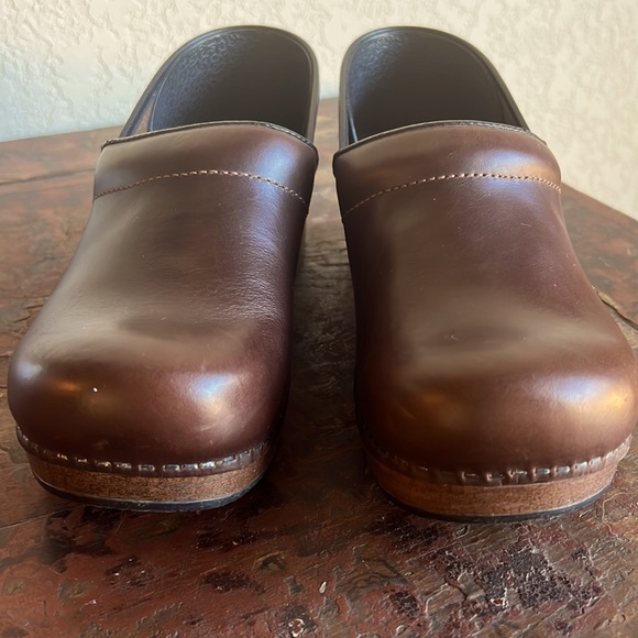 Size 40 Brown Dansko Clogs - Picture 2 of 7